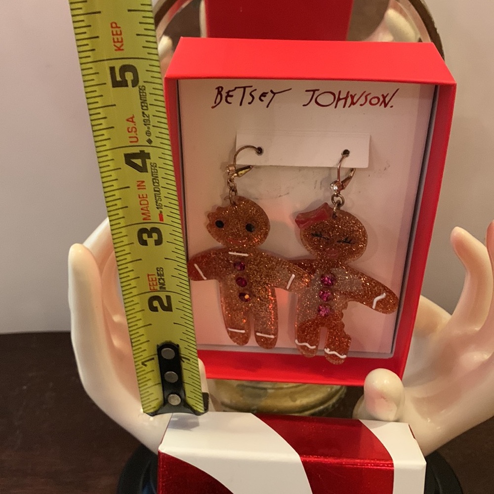 Betsey Johnson glitter acrylic Gingerbread Man&Woman drop earrings - Picture 6 of 8